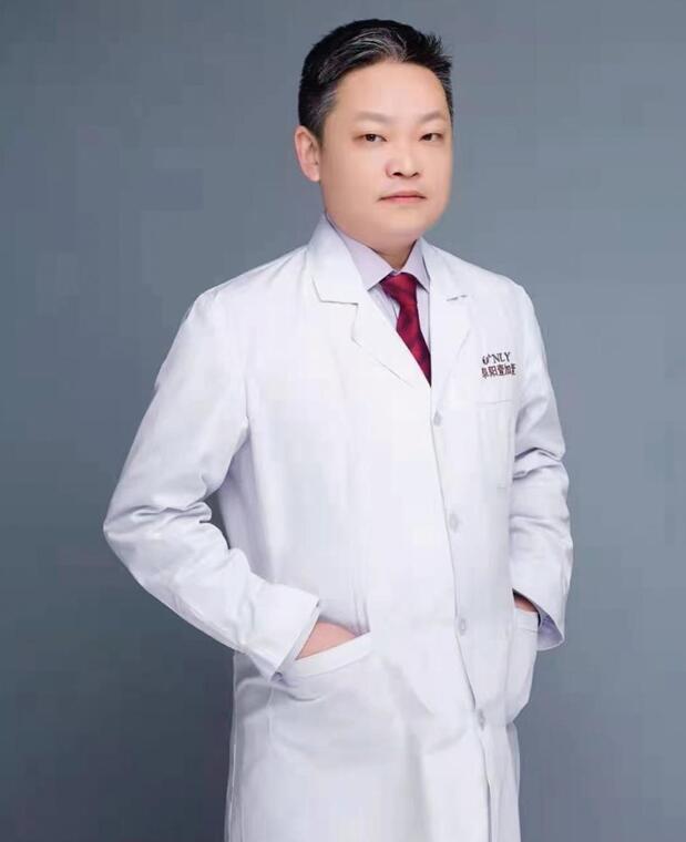 张志伟
