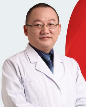 李伟