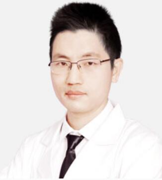 何锦泉