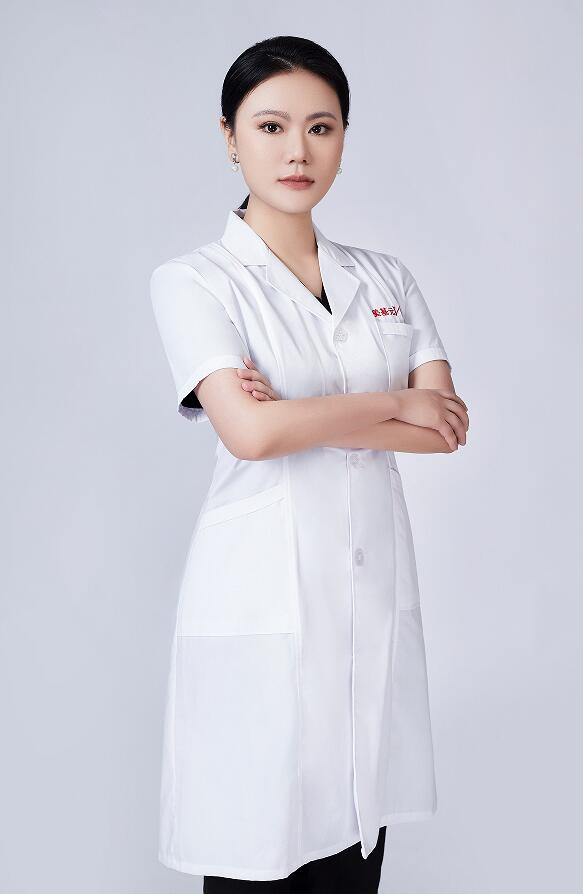 黄静