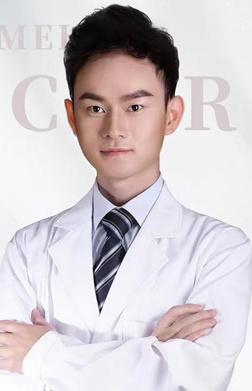 龚平