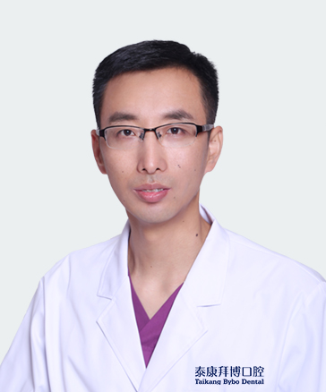 何玉斌