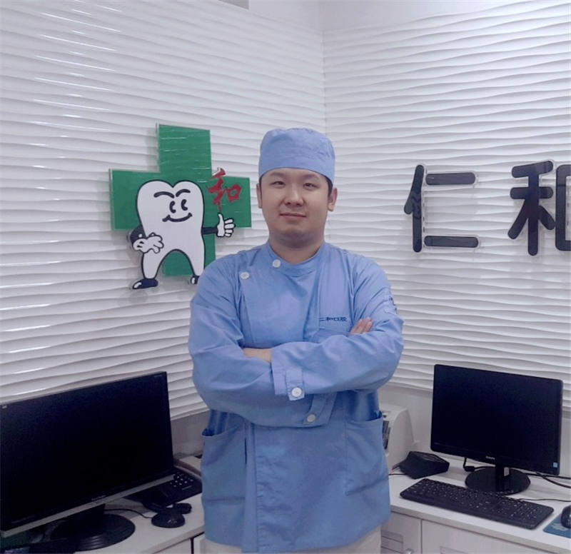 郝华博