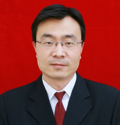 何平