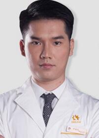 李成龙